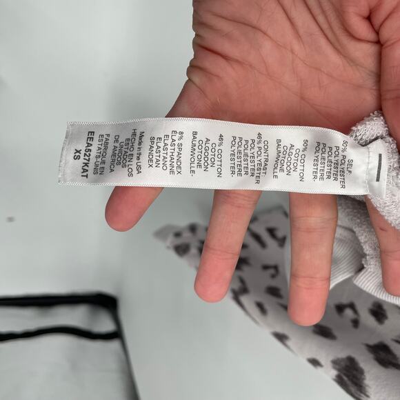 MICHAEL STARS Evereve NWT Camila Ikat V-Neck Sweatshirt // XS - Picture 11 of 12